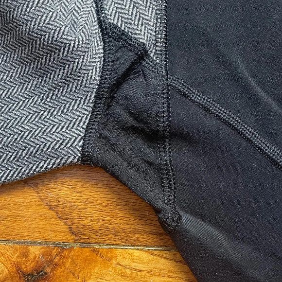 Ivivva  long sleeve zip front jacket, size 10 - Picture 9 of 9